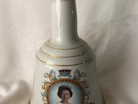 Bell s Decanter Commemorating Queen Elizabeth s 60th Birthday on Sale