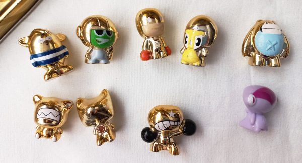 Crazy Bones Gold Series - 8 characters on Sale