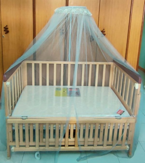 BABYHUG Hamilton Wooden Cot Crib with Mosquito Net and BABYHUG Mattress, Dimensions: L115×W68×H89 Cm For Cheap